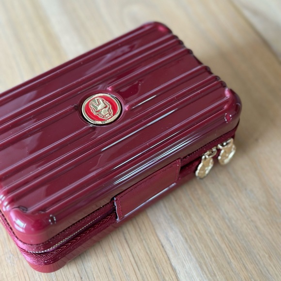 MARVEL Avengers IRON MAN Clutch/Organizer - Picture 4 of 9